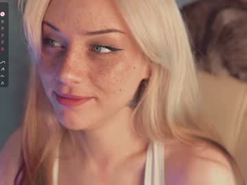 webcam girl mia_milagros live cam image #12721535
