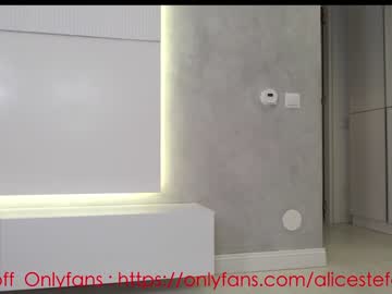 webcam girl smileyouarehere live cam image #2880243