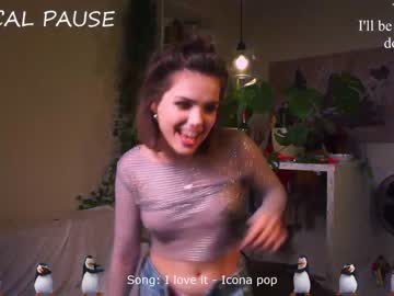 webcam couple emiliacourtney live cam image #9309835