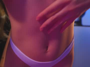 webcam girl lucie_beltran live cam image #9396034