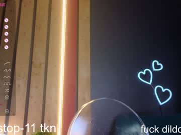 webcam girl milly_shy live cam image #8801099
