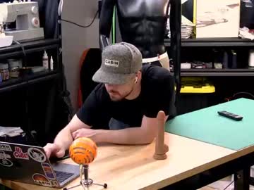 webcam man brad_bounce live cam image #7281089