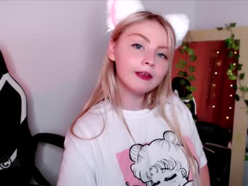 webcam girl shy_blondiee live cam image #5017350