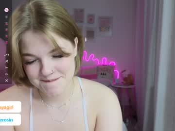 webcam girl maya_blonde18 live cam image #11568015