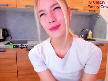 webcam girl crazzy_cherry live cam image #6087704