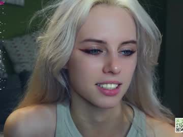 webcam girl audreycarvin live cam image #10096451