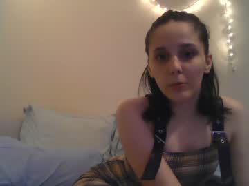 webcam girl sillymadi live cam image #4054357