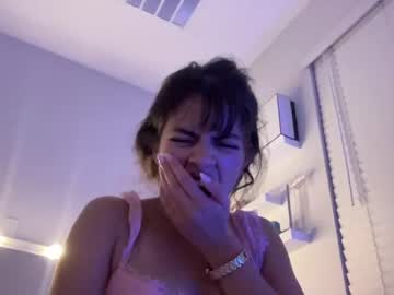 webcam girl poutyselena live cam image #9293799