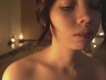 webcam girl bibi_it_is live cam image #826815