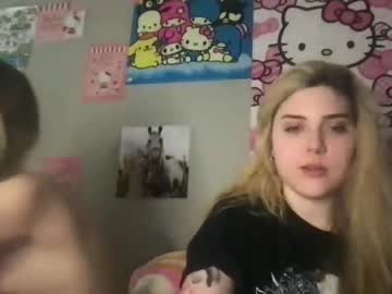 webcam couple snowxbunny1228 live cam image #8743388