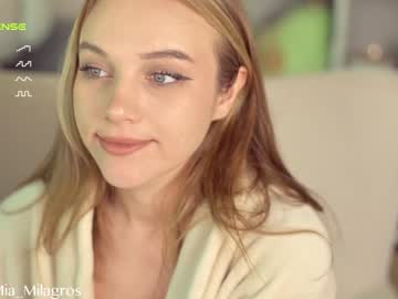 webcam girl mia_milagros live cam image #7117543