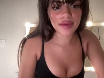 webcam girl poutyselena live cam image #9563848