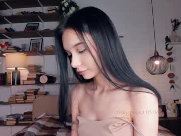 webcam girl riskyproject live cam image #9582970