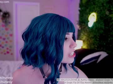 webcam girl runesy live cam image #8706292