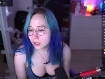 webcam girl blue_mooncat live cam image #6240518