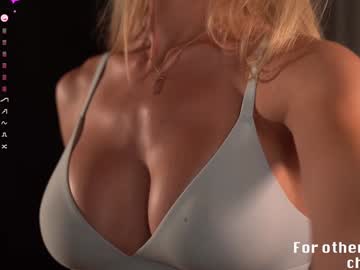 webcam girl heyhorny_cb live cam image #11702105