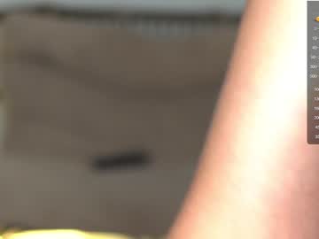 webcam girl kelly_the_horniest live cam image #6832932