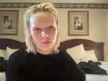 webcam girl roxyviolet live cam image #1679063