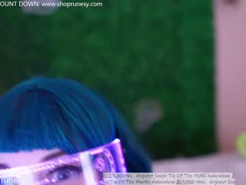 webcam girl runesy live cam image #5315477