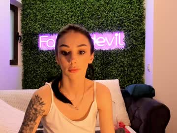 webcam girl hotfallingdevil live cam image #12386293