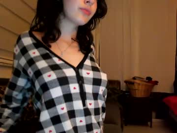 webcam girl frenchava live cam image #6097865