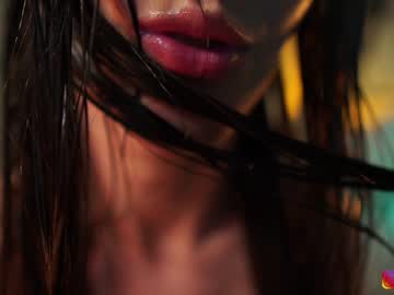 webcam girl lucie_beltran live cam image #7041771