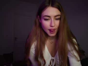 webcam girl strawberryjamx live cam image #4303264