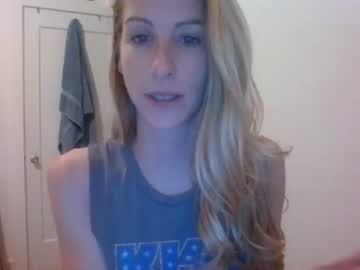 webcam girl riley_waters live cam image #2075360