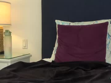 webcam girl belle_jlou live cam image #6189608