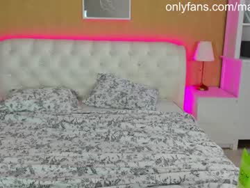 webcam girl maaarynip live cam image #18134