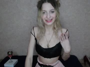webcam girl quen_lina777 live cam image #577391