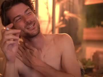 webcam man charlieonline live cam image #809802