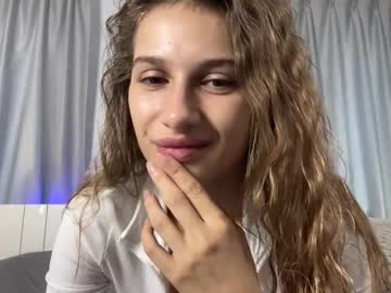 webcam girl blair_fox live cam image #12571472