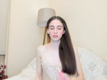webcam girl snowww_white live cam image #10688240