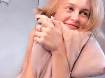 webcam girl darling_dreamer live cam image #6795846