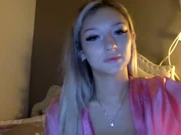 webcam girl katlatte live cam image #7817186