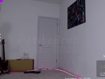 webcam girl petitebrat live cam image #11768090