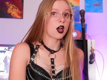 webcam girl emmasky69 live cam image #10933022
