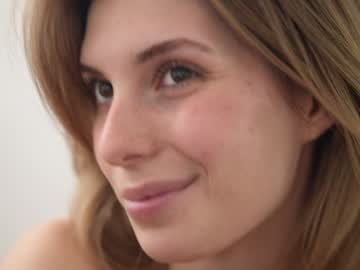 webcam girl refined_style live cam image #10453324