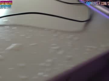 webcam girl 2badforyou live cam image #4278985