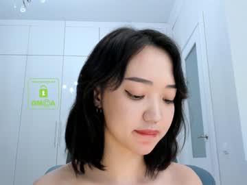 webcam girl lee_yoona live cam image #1436058