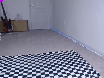 webcam girl petitebrat live cam image #12505216