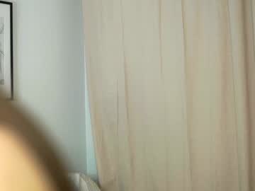 webcam girl peek_in_my_window live cam image #9797112