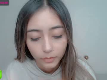 webcam girl gummy_bear7 live cam image #509688