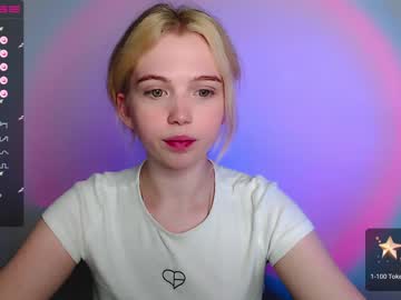 webcam girl small_blondee live cam image #5617591