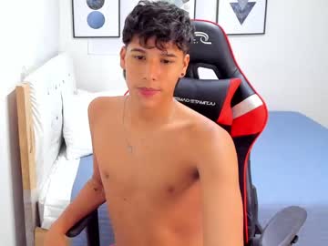 webcam man nail_smith live cam image #2392237