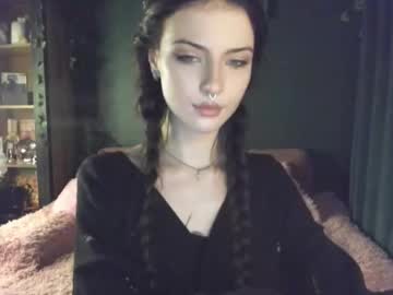 webcam girl bmwm5f90 live cam image #12018342