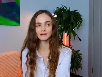 webcam girl mira_lanes live cam image #10837302
