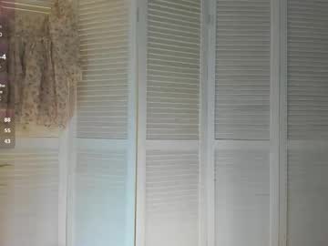 webcam girl yoour_fantasy live cam image #12019965