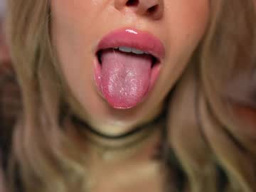 webcam girl chloe_ri live cam image #10733843